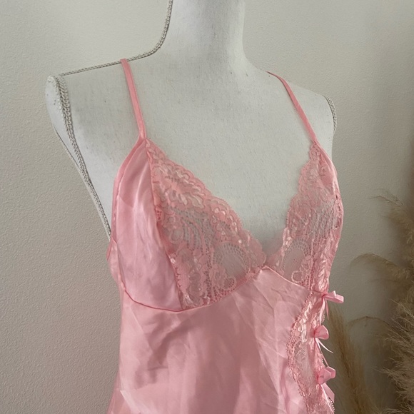 Pink satin lingerie sexy slip nightie fredericks of Hollywood Valentine’s Day - Picture 11 of 16